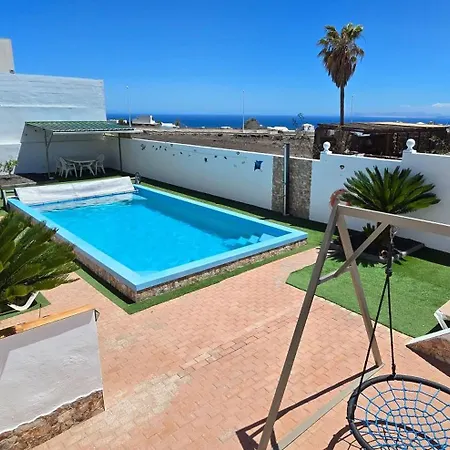 Apartamento Casa Roja 1 - Quiet Resort, Central, Parking