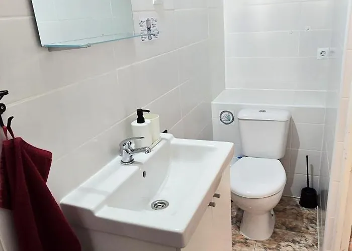 Lejlighed Quiet Area - Terrace - Pool - Parking - Aduls Only *