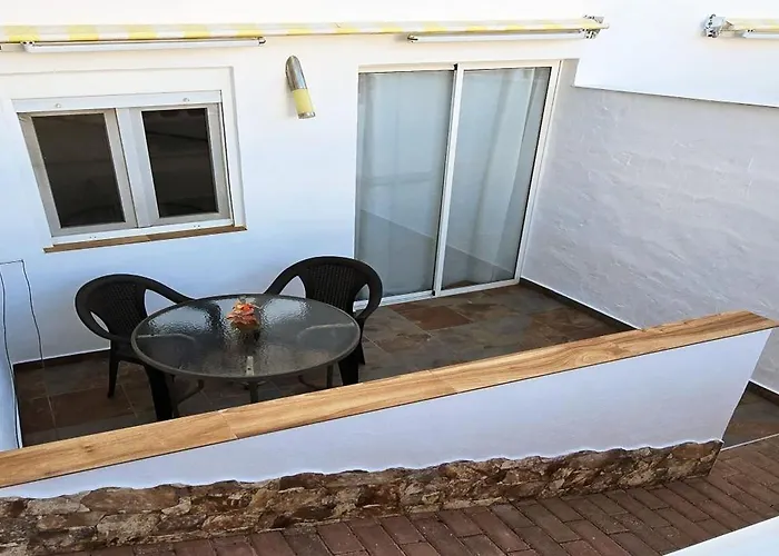 Quiet Area - Terrace - Pool - Parking - Aduls Only