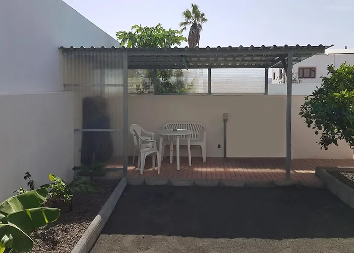 Quiet Area - Terrace - Pool - Parking - Aduls Only Lejlighed