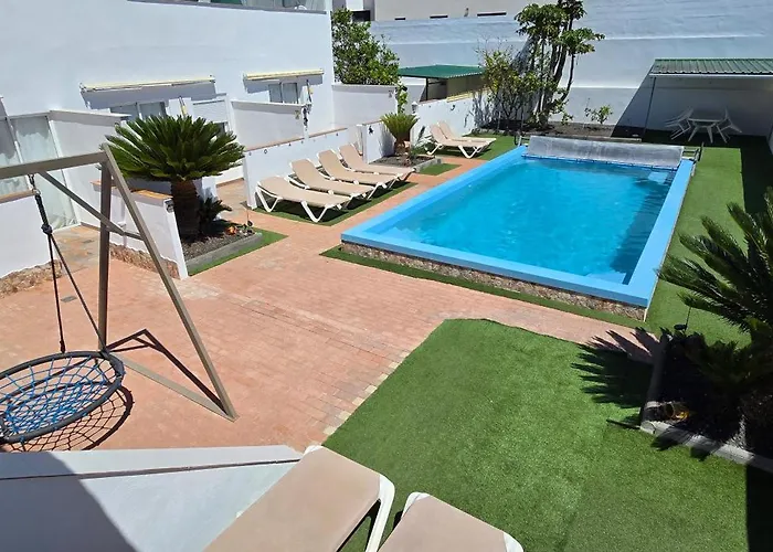 Quiet Area - Terrace - Pool - Parking - Aduls Only *