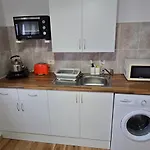 Apartment Quiet Area - Terrace - Pool - Parking - Aduls Only *