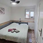 Apartment Quiet Area - Terrace - Pool - Parking - Aduls Only