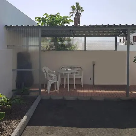 Quiet Area - Terrace - Pool - Parking - Aduls Only Διαμέρισμα