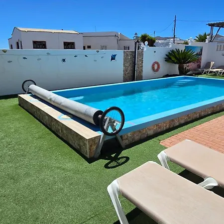 Quiet Area - Terrace - Pool - Parking - Aduls Only