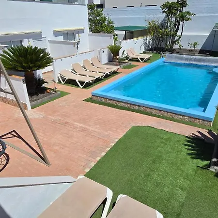 Quiet Area - Terrace - Pool - Parking - Aduls Only *