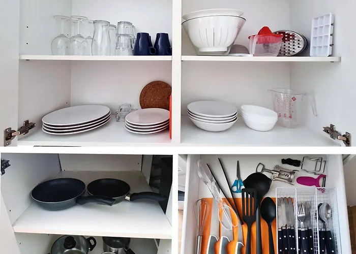 Quiet Area - Terrace - Pool - Parking - Aduls Only شقة *