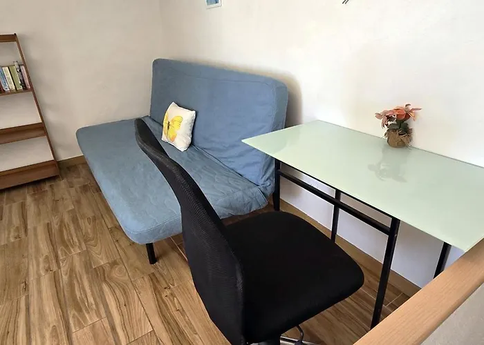 Apartment Quiet Area - Terrace - Pool - Parking - Aduls Only *