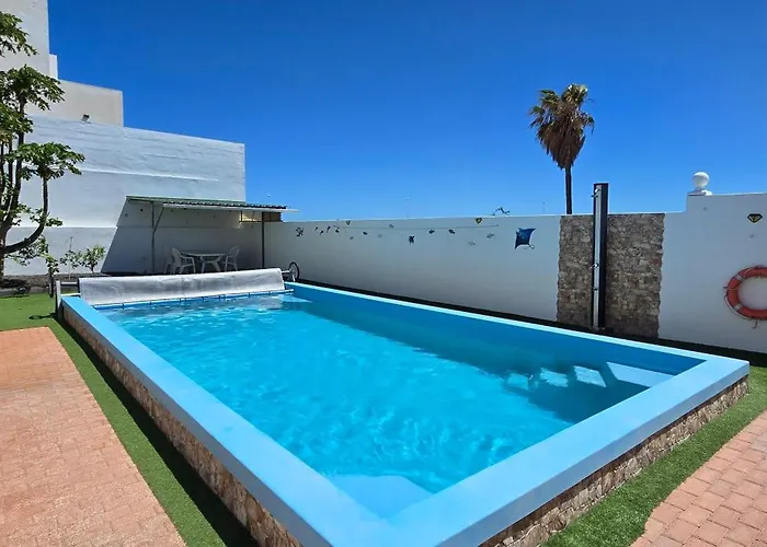 Quiet Area - Terrace - Pool - Parking - Aduls Only *