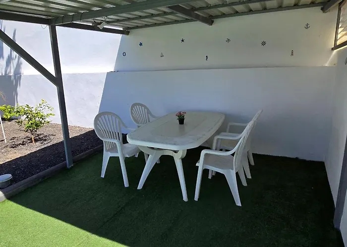 Quiet Area - Terrace - Pool - Parking - Aduls Only Apartment