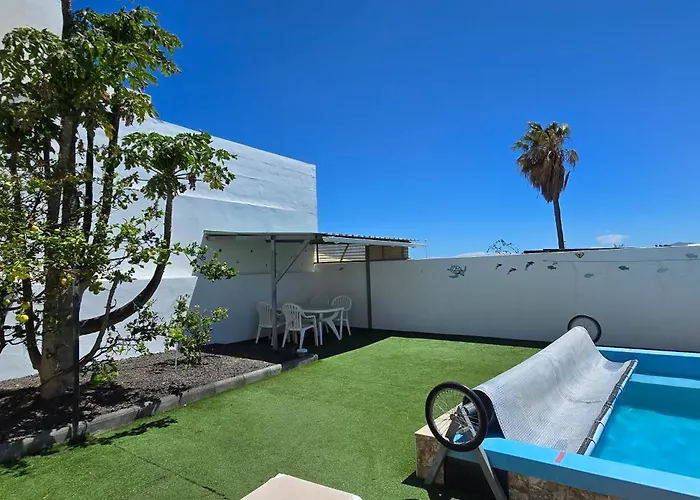 Apartment Quiet Area - Terrace - Pool - Parking - Aduls Only