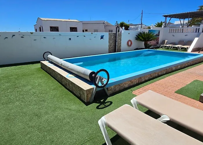 Quiet Area - Terrace - Pool - Parking - Aduls Only