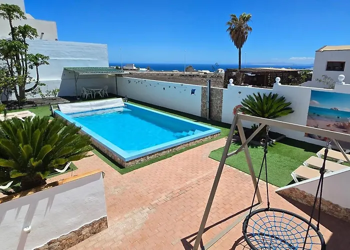 شقة Quiet Area - Terrace - Pool - Parking - Aduls Only